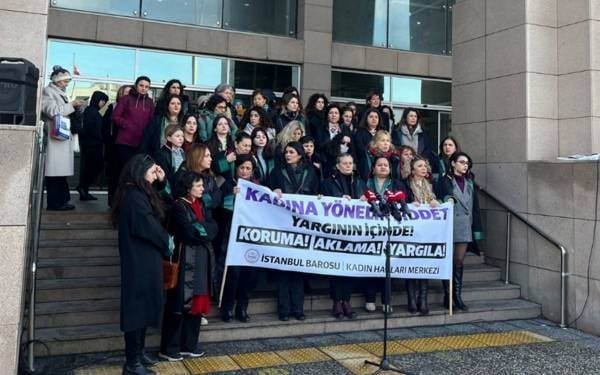 Kadın avukatlardan Adliye’deki şiddete tepki