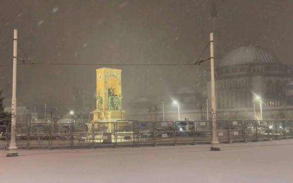 İstanbul'da motokuryelerin trafiğe çıkması yasaklandı