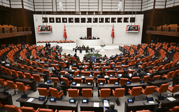 /haber/kok-maas-yetmedigi-icin-her-6-ayda-bir-en-dusuk-emekli-ayligini-artirmaya-calisiyorsunuz-315838