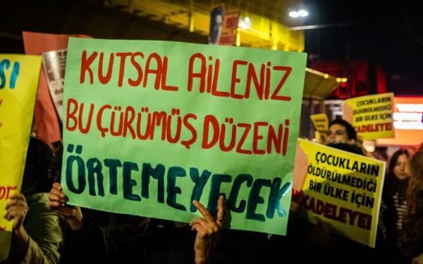 Erkekler 2025'te en az 299 kadını öldürdü