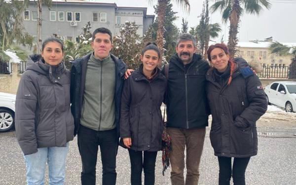 /haber/nusaybinde-gozaltina-alinan-gazeteciler-serbest-birakildi-315958