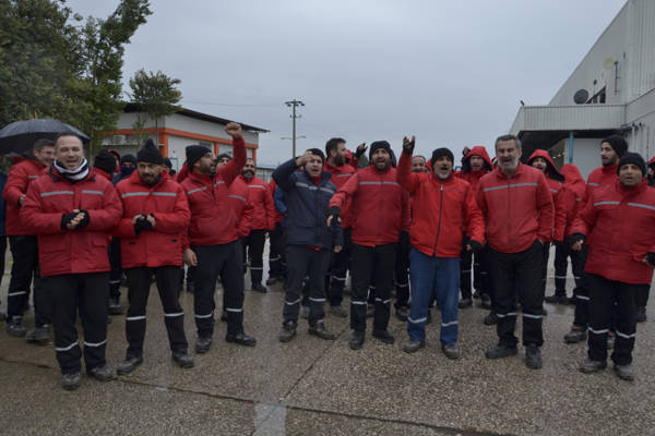 Migros işçileri iş bıraktı: Yüzde 1 krizi