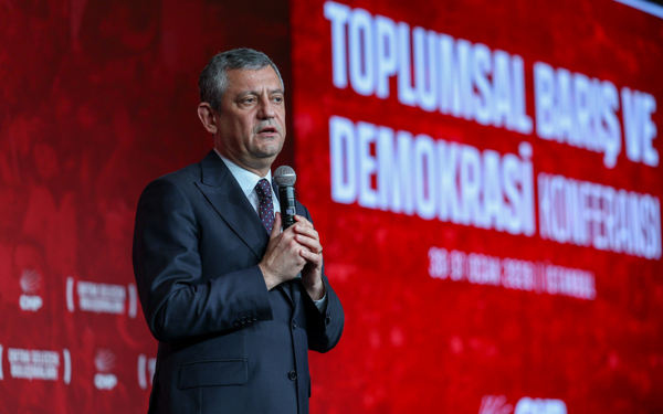 Özgür Özel’den MHP’li Yıldız’a 'hazirun' tepkisi: Geliyordu, gelemedi; yazı yolluyordu, yollayamadı