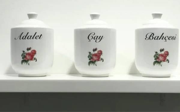 Çiğdem Mater cezaevinden yazdı: "Komşu Adalet Hanım ya da Adalet Çay Bahçesi"