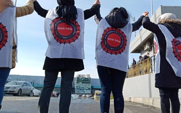 /haber/migros-depolarinda-calisan-kadin-iscilerden-kadin-orgutlerine-dayanisma-cagrisi-316281