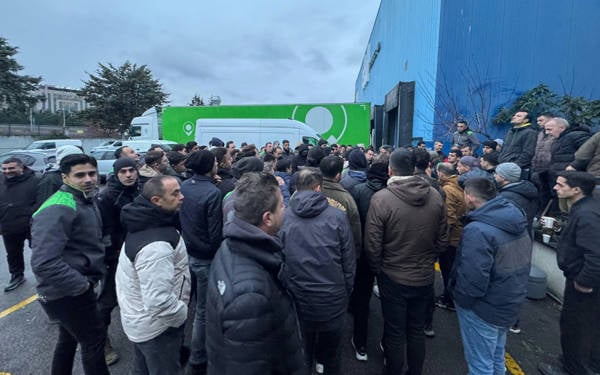 Kolay Gelsin kuryelerinin direnişi Meclis gündeminde