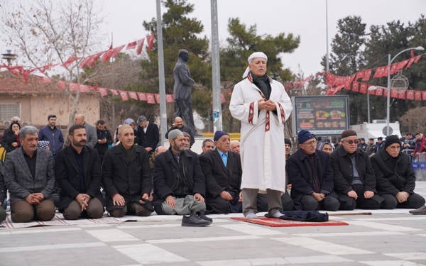Din âlimlerinden Suriye-Türkiye hükümetlerine çağrı: Sınır kapısını açın