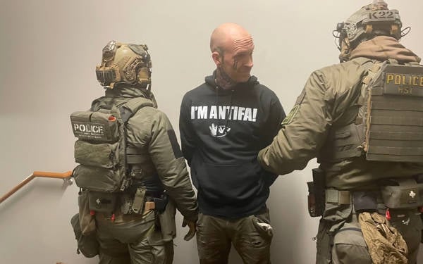 ICE’ı protesto eden antifaşist Kyle Wagner’in evine baskın düzenlendi