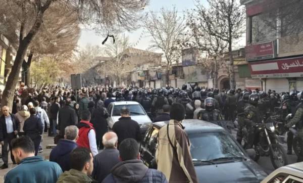 HRANA: Li Îranê û Rojhilatê 7 hezar û 2 kes hatin kuştin