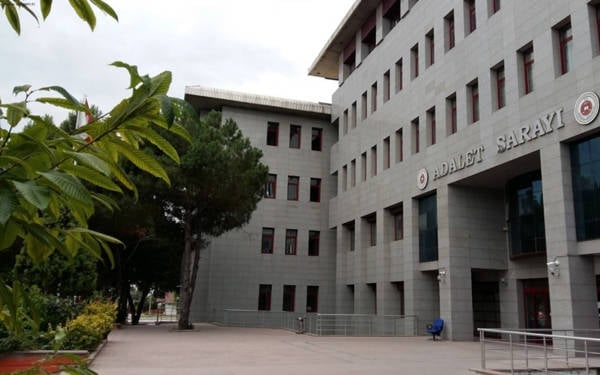 Balıkesir’de ev baskınları: En az 9 kişi gözaltına alındı