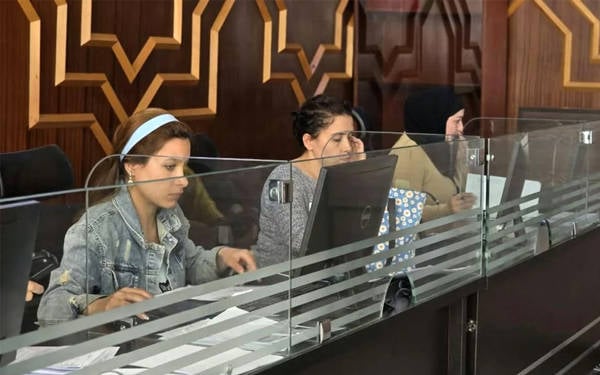 “Kadınların bakımlılığıyla değil, şehrin bakımsızlığıyla uğraşsınlar”