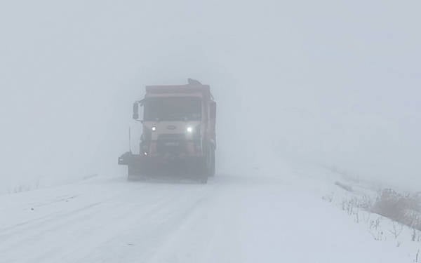 Li bajarên kurdan rêya bi dehan cihan ji ber berfê hatine girtin