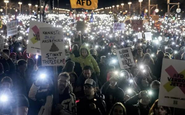 Almanya: İdare Mahkemesi, protofaşist AfD'nin, henüz "aşırılıkçı" sayılmayabileceğine hükmetti