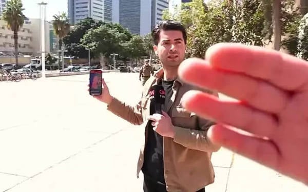 /haber/cnn-turk-muhabiri-ve-kameramani-israilde-gozaltina-alindi-317309