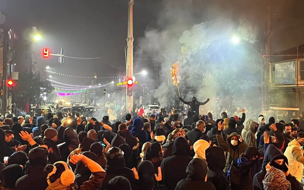 İranlı Kürt gazeteci Zarei ‘üçüncü yolu’ anlattı: "Savaş rejimi bitirir ama demokrasi getirmez"