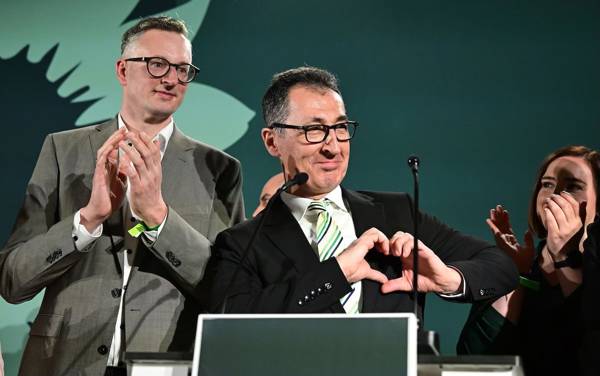 Almanya: Baden-Württemberg seçimlerinde Yeşiller Cem Özdemir'le eyalet başbakanlığına yürüyor