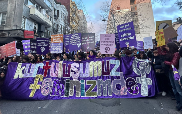 Kadınlar ve LGBTİ+’lar Taksim’de: "Kurtuluşumuz feminizmde"