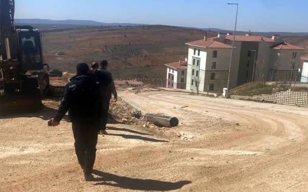 Antep’e füze parçası düştü