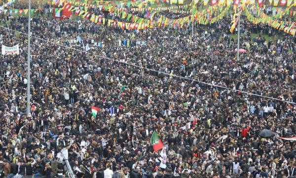 Li Amedê pîrozbahiya Newrozê dest pê kir