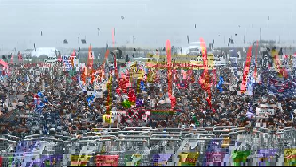 Onbinler Newroz için Yenikapı Meydanı'nda