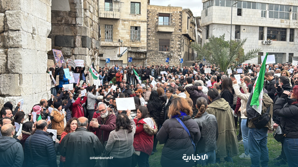 Şam’da alkollü içki satış yasağına karşı oturma eylemi