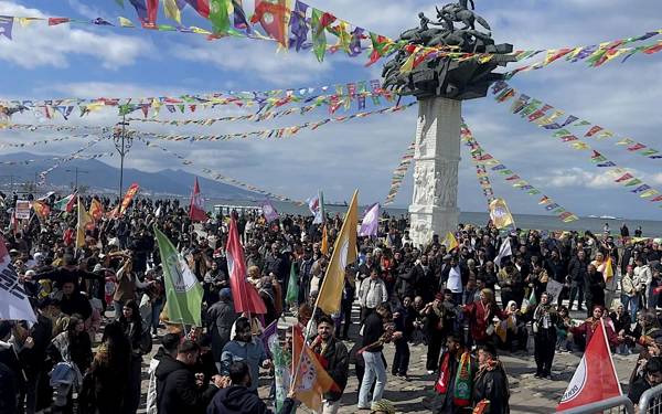 /haber/izmir-newroz-cikisi-teknik-takip-e-takilanlar-adliyeye-sevk-ediliyor-318003
