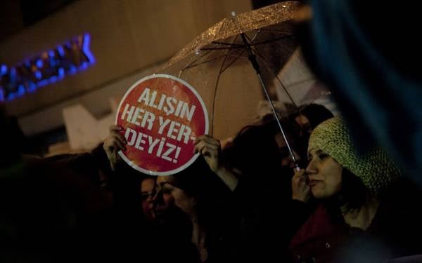 Trans doktor Larin Kayataş belgeleri paylaştı: Hukuksuzluk tablosu