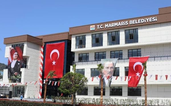 Marmaris Belediyesi’ne gece yarısı operasyonu: 3 kişi gözaltında