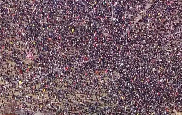 /haber/abd-savas-ve-otoriterlik-karsiti-bir-kitlesel-damar-orgutlenip-yayiliyor-318181