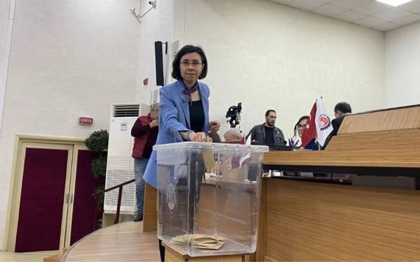 Uşak Belediyesi’nde yönetim CHP’de kaldı