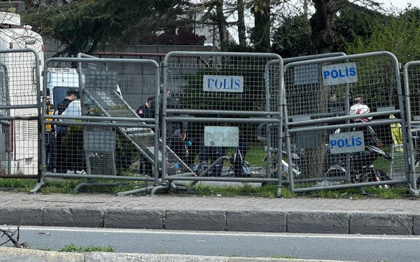 /haber/twelve-detained-over-attack-targeting-israeli-consulate-in-istanbul-318472