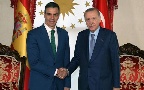 Erdoğan ve Sánchez İran'ın topyekûn yıkımına karşı