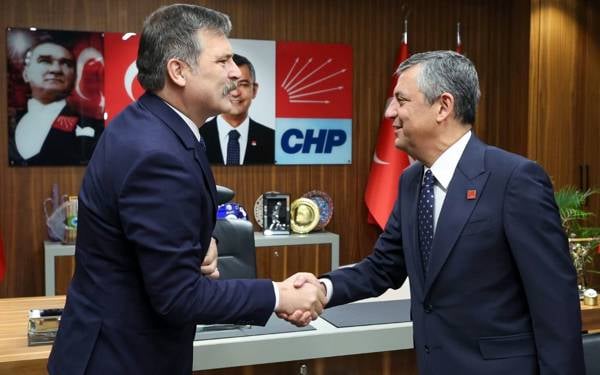 /haber/ozel-tip-ve-emep-genel-baskanlari-ile-gorustu-gundem-ara-secim-1-mayis-ekonomi-318482