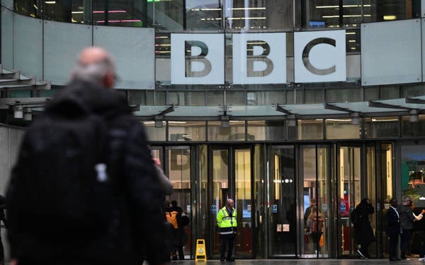 BBC, 500 milyon sterlin tasarruf için 2 bine yakın çalışanı işten çıkaracak