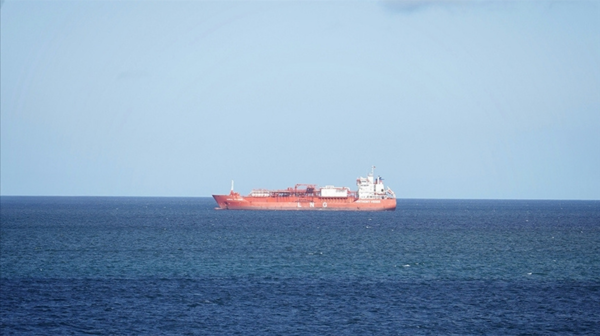 /haber/hurmuz-bogazi-ndan-ilk-yolcu-gemisi-gecti-318859