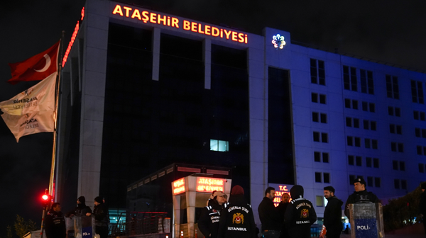 Belediye Başkanı Onursal Adıgüzel dahil 21 gözaltı