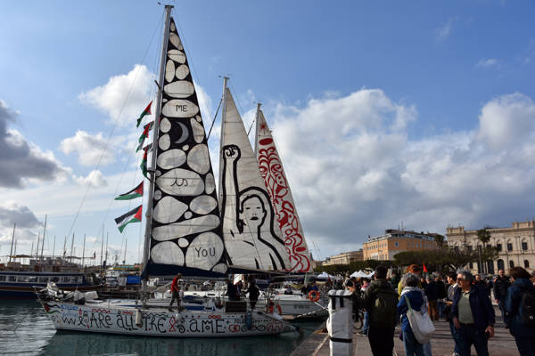 /haber/kuresel-sumud-filosu-gazze-ye-ilerliyor-319013