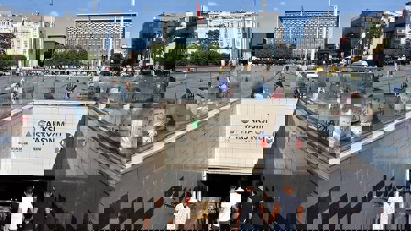 Taksim metrosu ve füniküler hattı ulaşıma kapatıldı