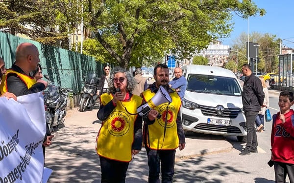 Barış Akademisyeni Gül Köksal 9,5 yıl sonra üniversiteye döndü