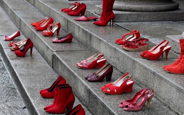 Meksika: Kadın cinayetleri için 70 yıla kadar ağır hapis öngören anayasa değişikliği kabul edildi