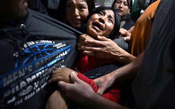 World Press Photo 2026'da  "Yılın Fotoğrafı" Carol Guzy'den geldi