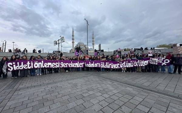 Kadınlardan "şüpheli ölüm" protestosu:  Şiddeti önlemesi gerekenler örtbas ediyor