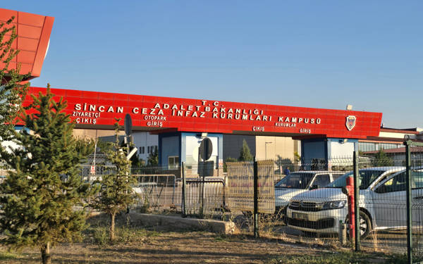Sincan’da mahpuslara Kürtçe mektuplaşma engeli