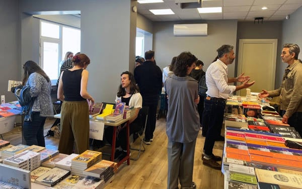 Aras Yayıncılık kitap panayırı başladı