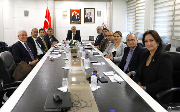İtalyan Lisesi’ndeki grevi sonlandırmak için Bakanlık devrede: Okul yönetimine 1 hafta süre