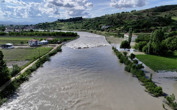 Tokat’ta sağanak nedeniyle tarım arazilerini su bastı