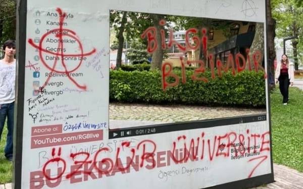 Bilgi Üniversitesi öğrencileri kampüste sabahladı: Okulumuzu terk etmeyeceğiz