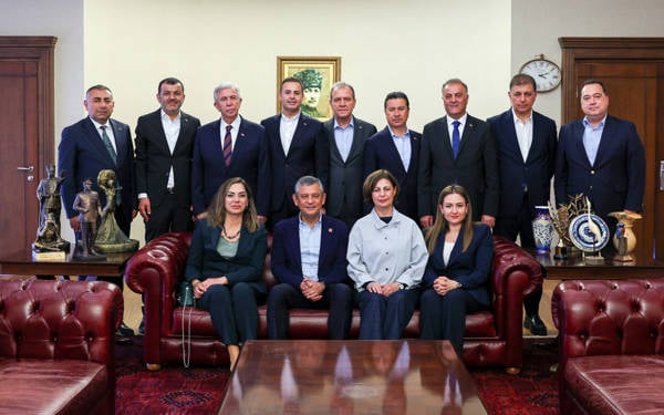 /haber/chpli-buyuksehir-belediye-baskanlari-kurultay-45-gun-icinde-toplanmali-319899