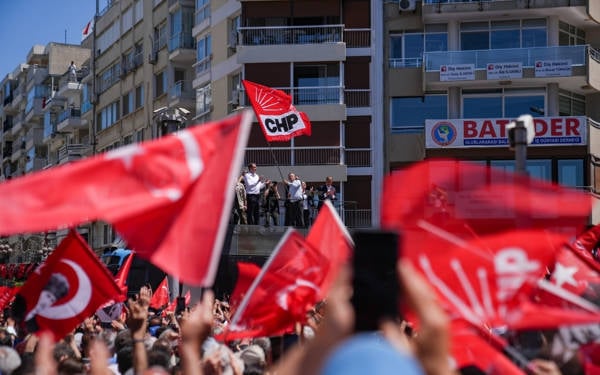 /haber/chpde-bayramlasma-gunu-ozel-ve-kilicdaroglu-ayni-saatte-programda-320031