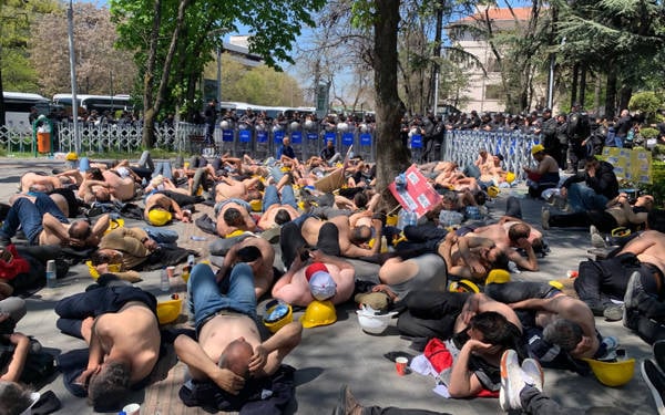 Doruk Madencilik işçileri Ankara yolunda engellendi